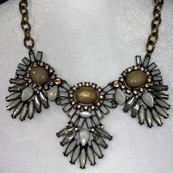 Target statement necklace - Picture 4 of 5